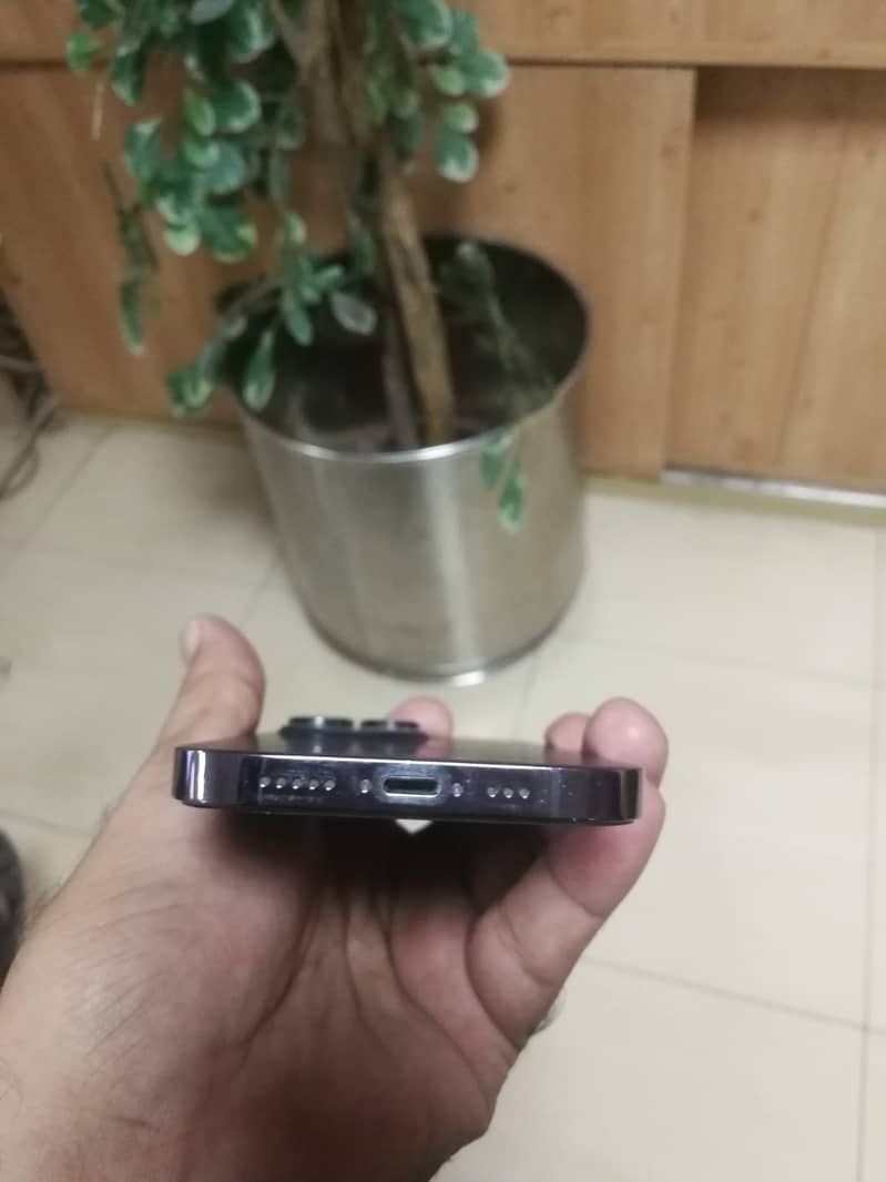 Apple iPhone 14 Pro 4