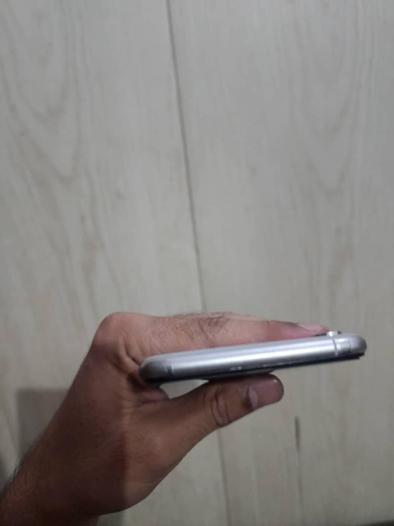 Apple iPhone XS Max 1