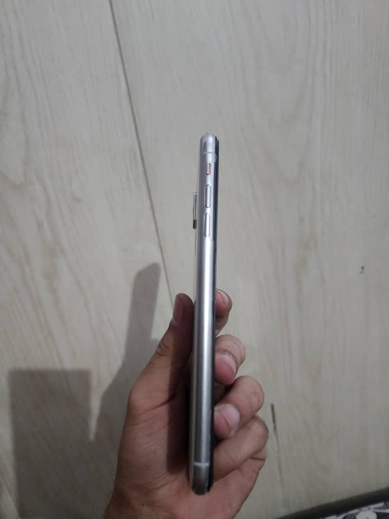 Apple iPhone XS Max 3