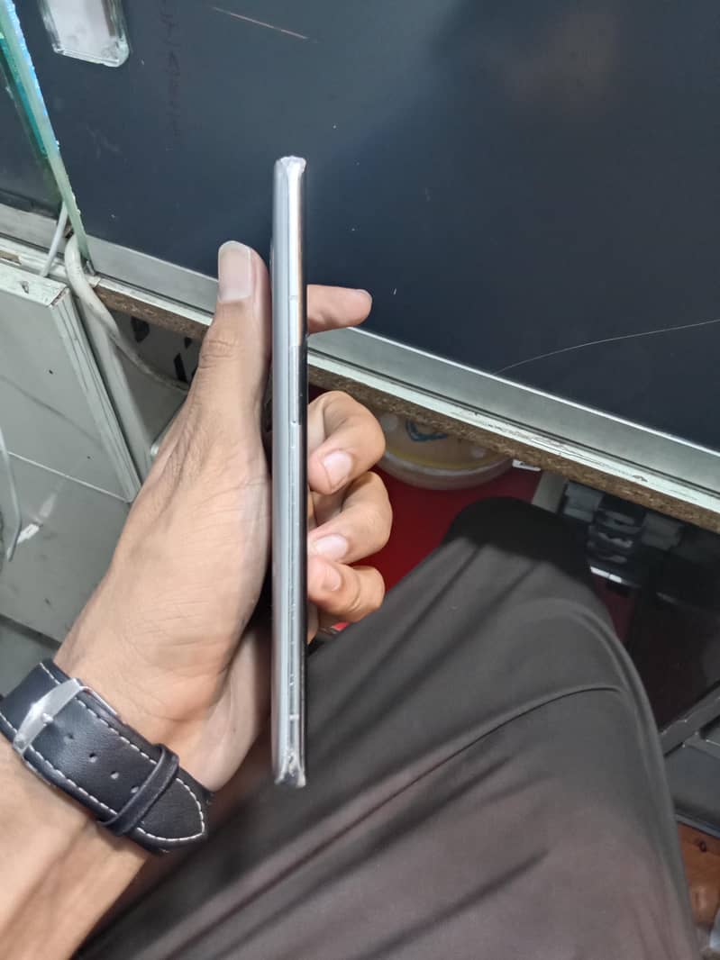 One Plus 9 Pro 4