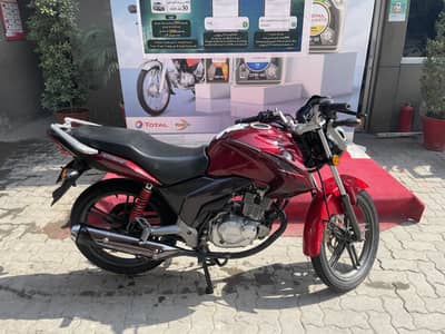 SUZUKI GSX 125 only 9000 kilometers driven