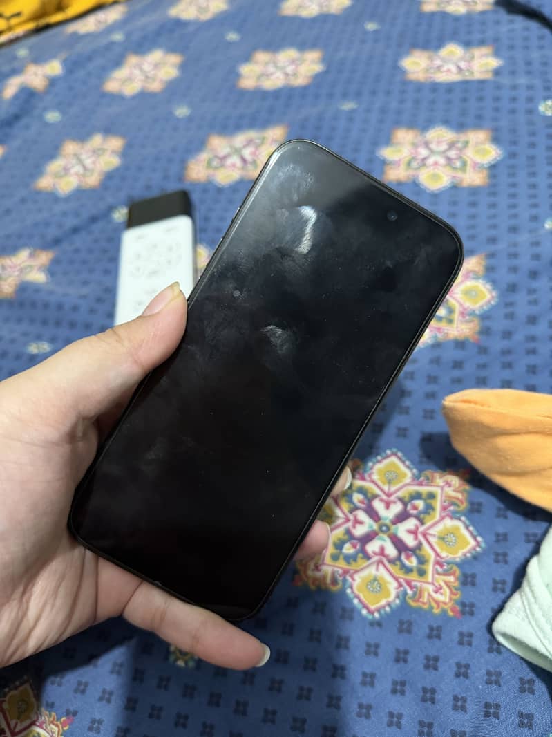Apple iPhone 15 Pro 4