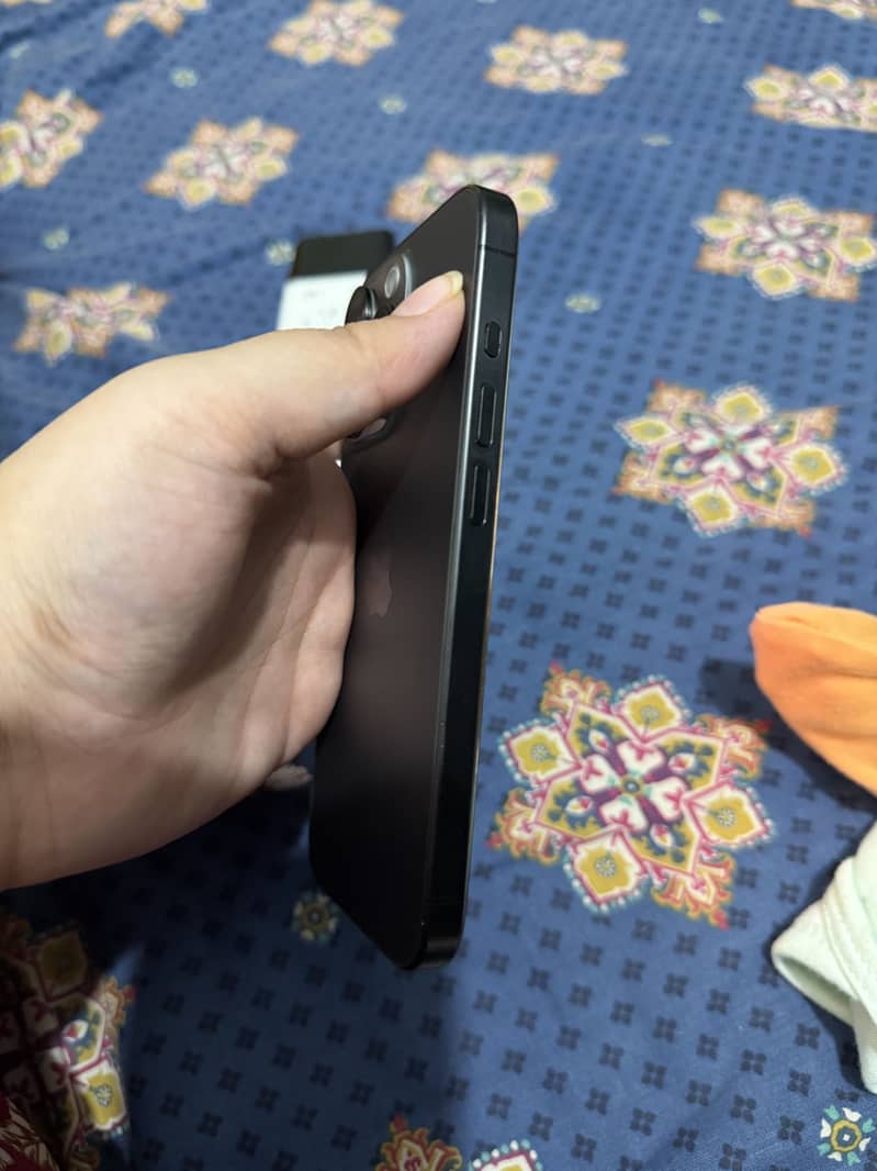 Apple iPhone 15 Pro 9