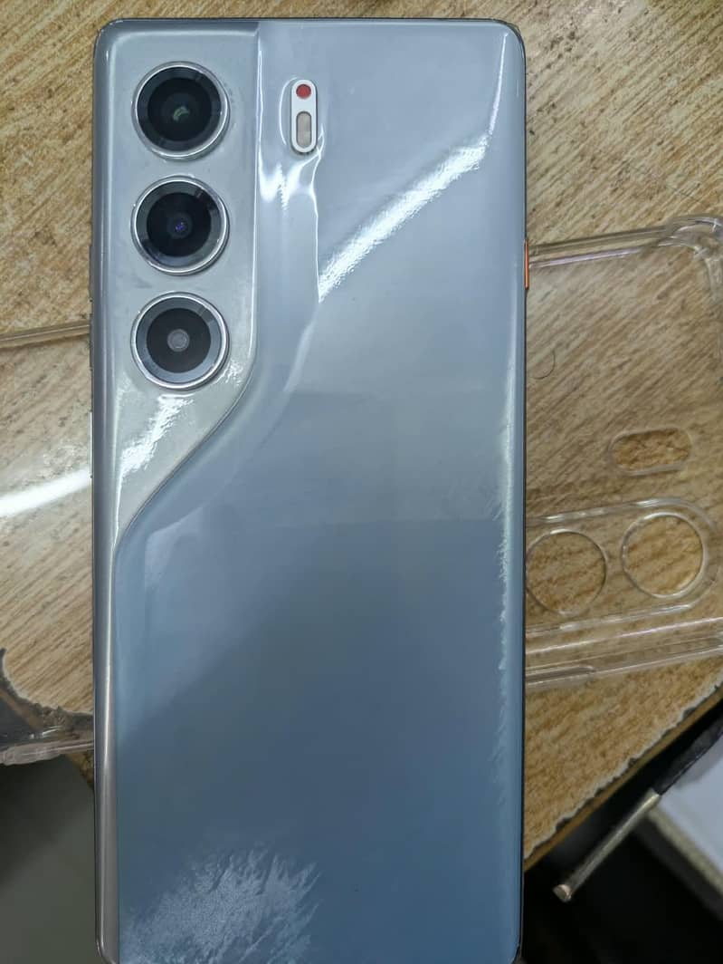 Tecno CAMON 40 Pro 0