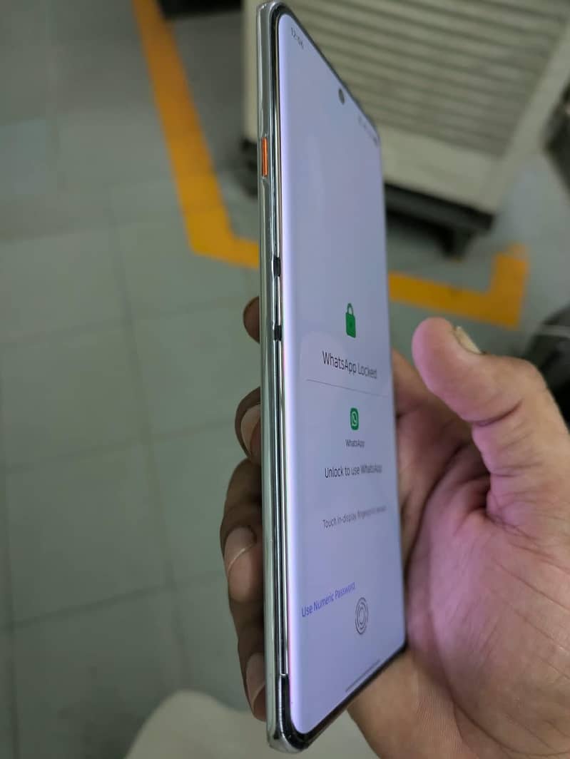 Tecno CAMON 40 Pro 4