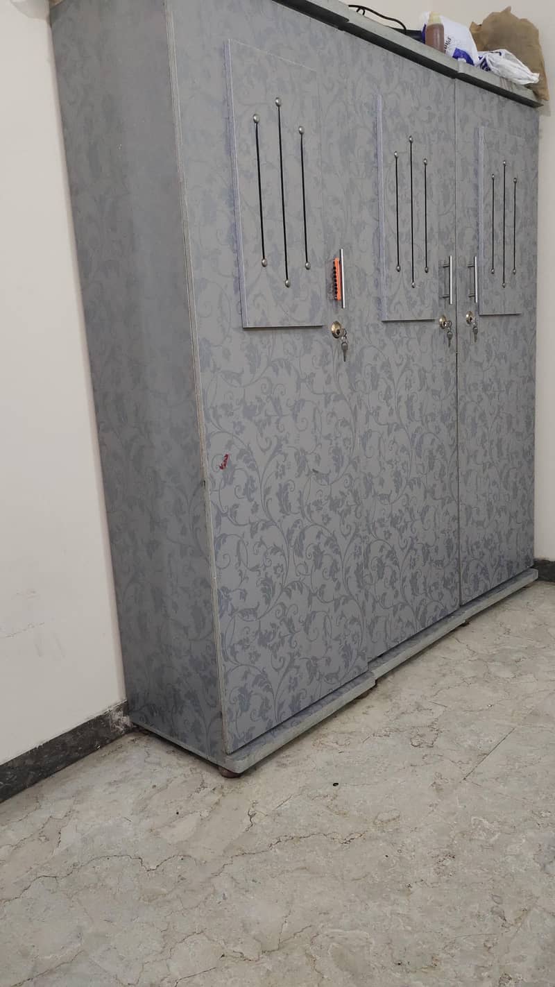 bed and wardrobe 1
