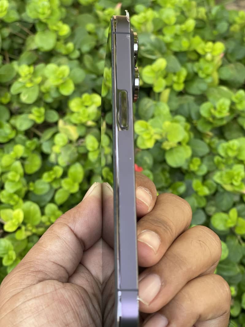 Apple iPhone 14 Pro 1