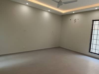 Change Your Address To DHA Phase 4, Karachi For A Reasonable Price Of Rs. 165000000