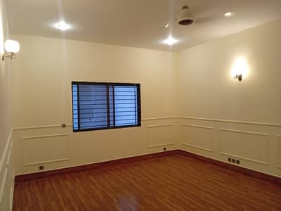 300 Square Yards House In DHA Phase 4 For rent
