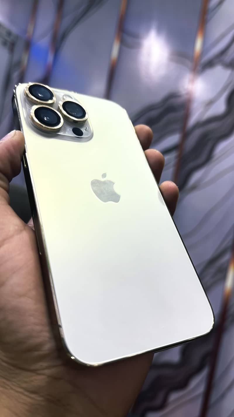 Apple iPhone 13 Pro 4