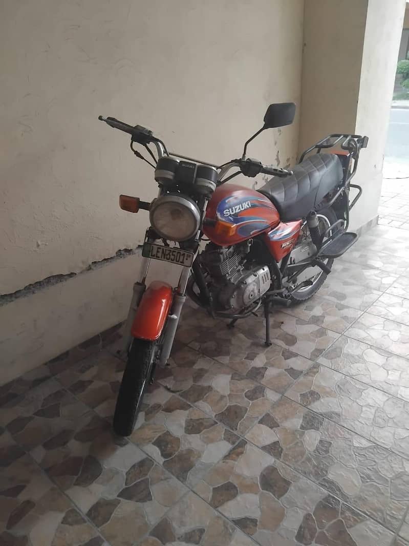 gs 125 1