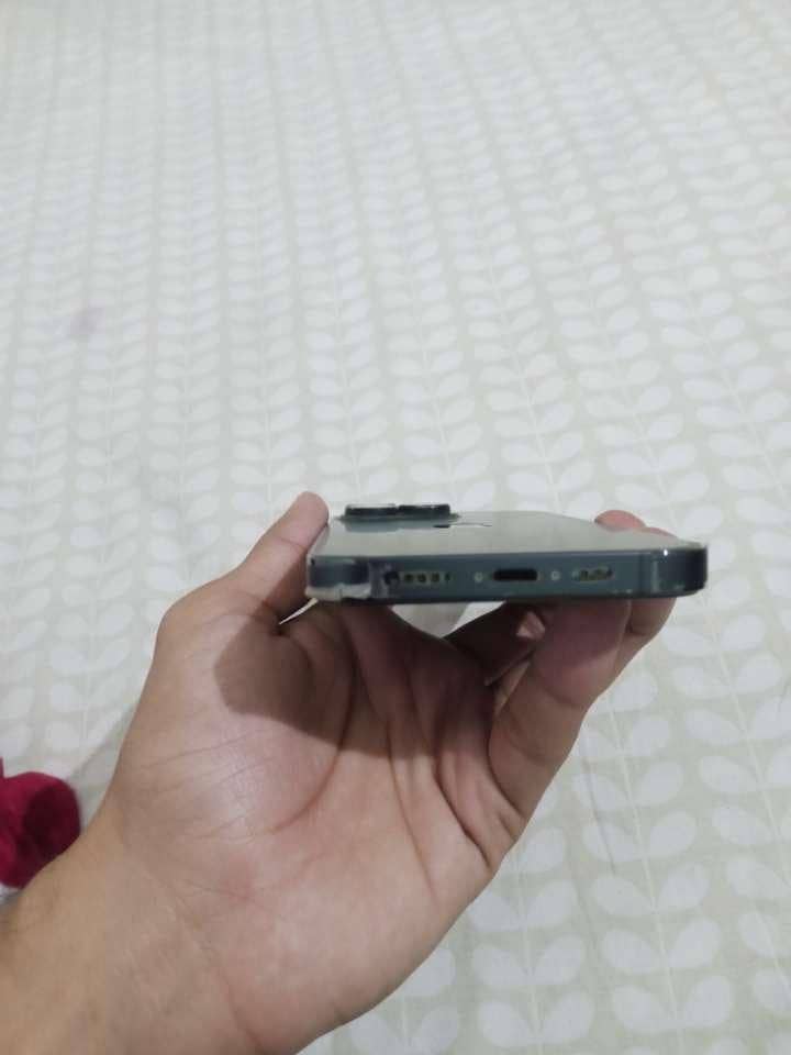 Apple iPhone 13 Pro jv 3