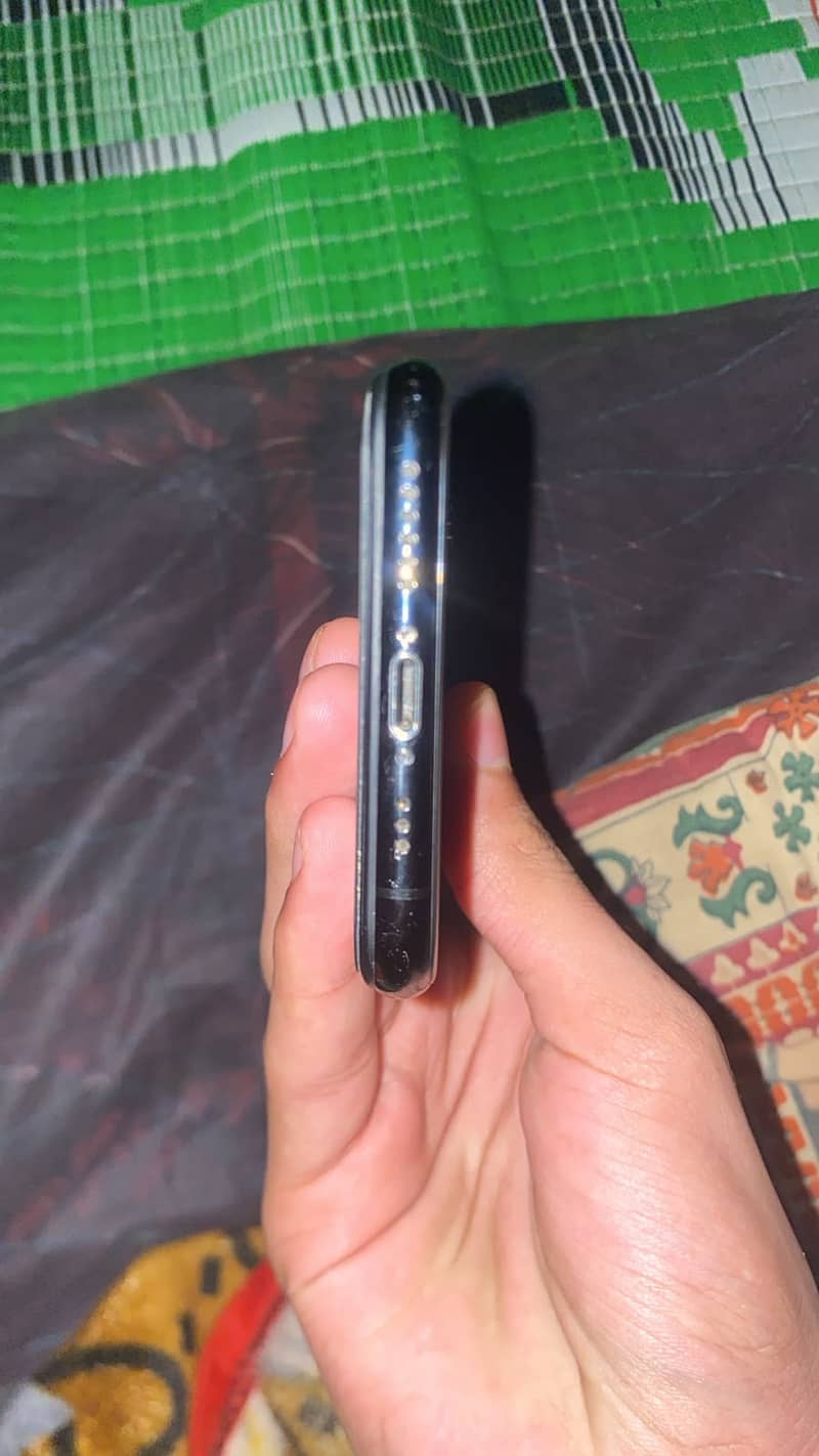 Apple iPhone XS 3
