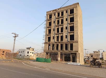 Prime Location Commercial Plot For Grabs In 8 Marla Lahore