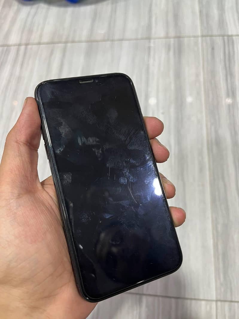 Apple iPhone XS 1