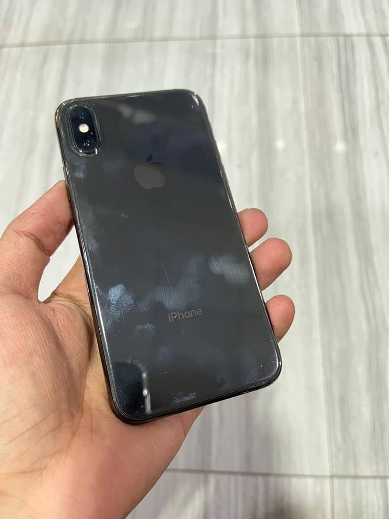 Apple iPhone XS 3