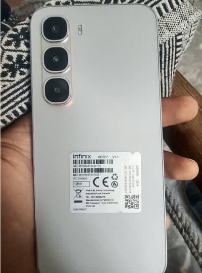 Infinix Hot 60 Pro – Excellent Condition | whats app | 0309 8204493 |