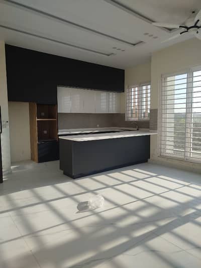 E-11 10 Malla House Upar Portion Separate Gate For Rent