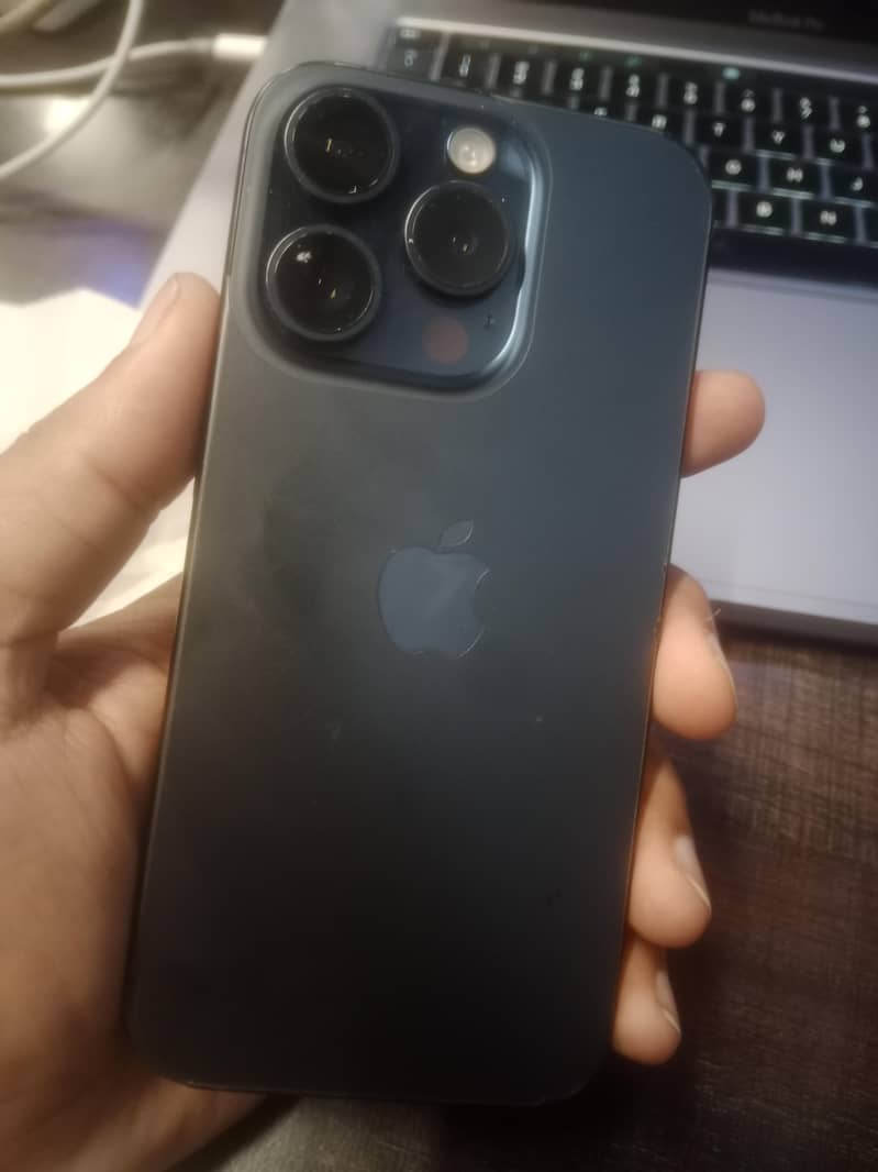 Apple iPhone 15 Pro 0