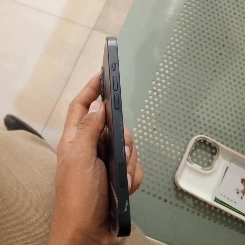 Apple iPhone 13 3