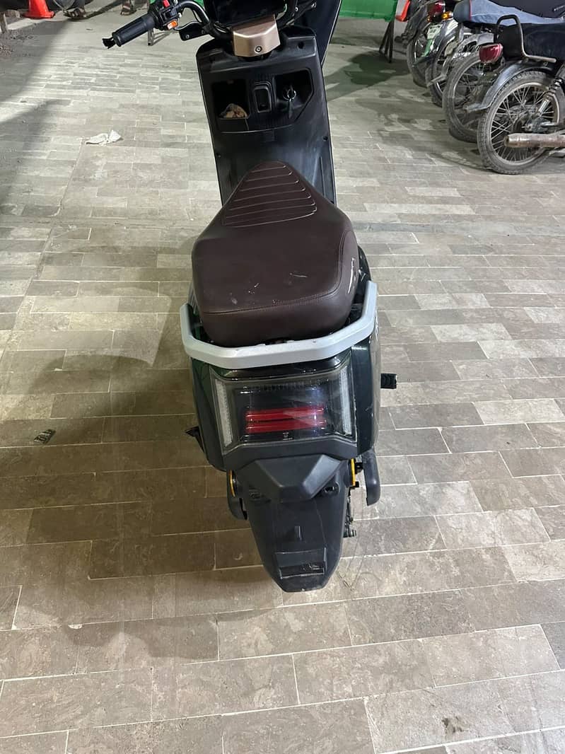 Crown FireFly Ev 6