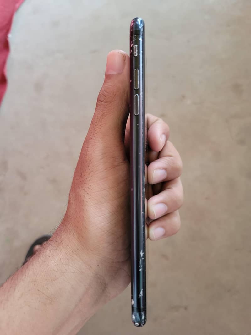 Apple iPhone 7 Plus 1