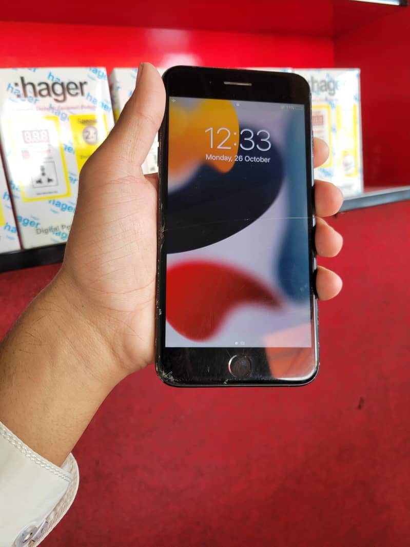 Apple iPhone 7 Plus 5