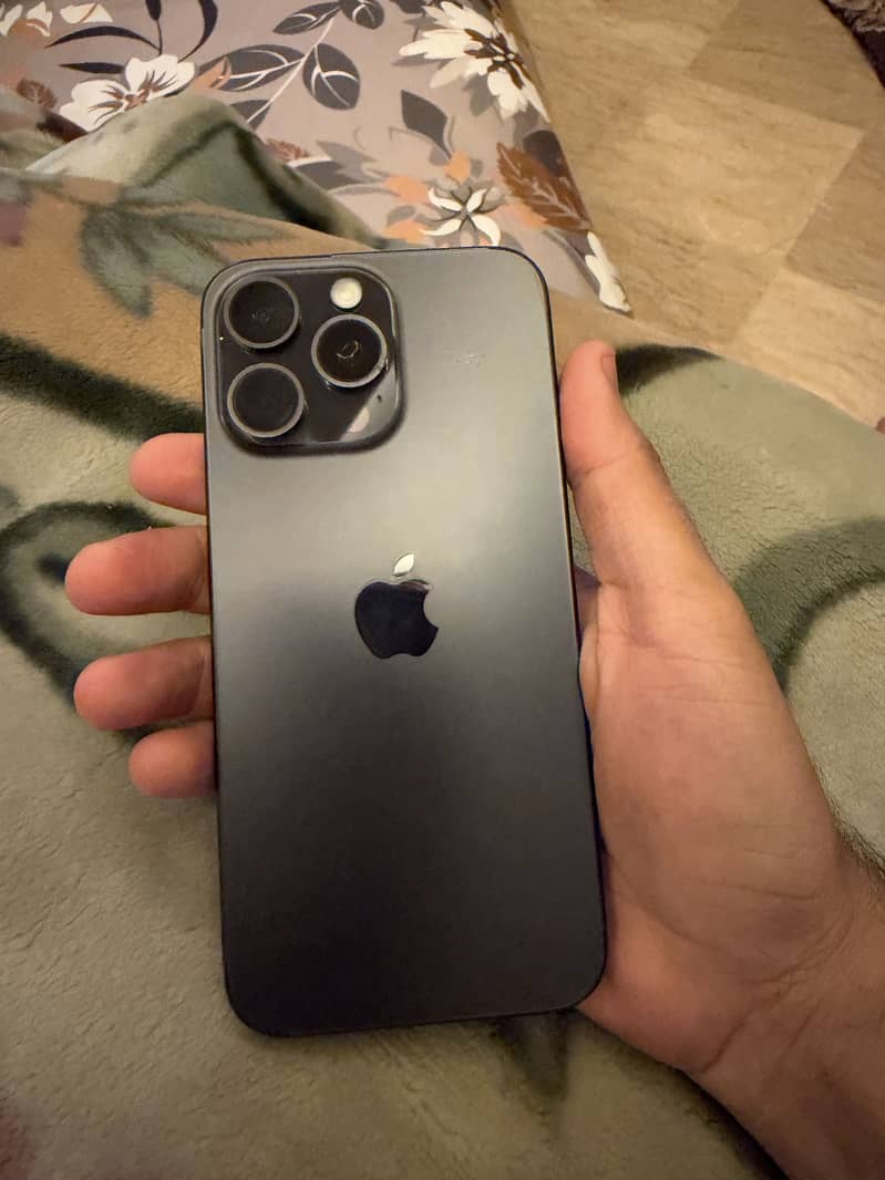 Apple iPhone 15 Pro Max 0