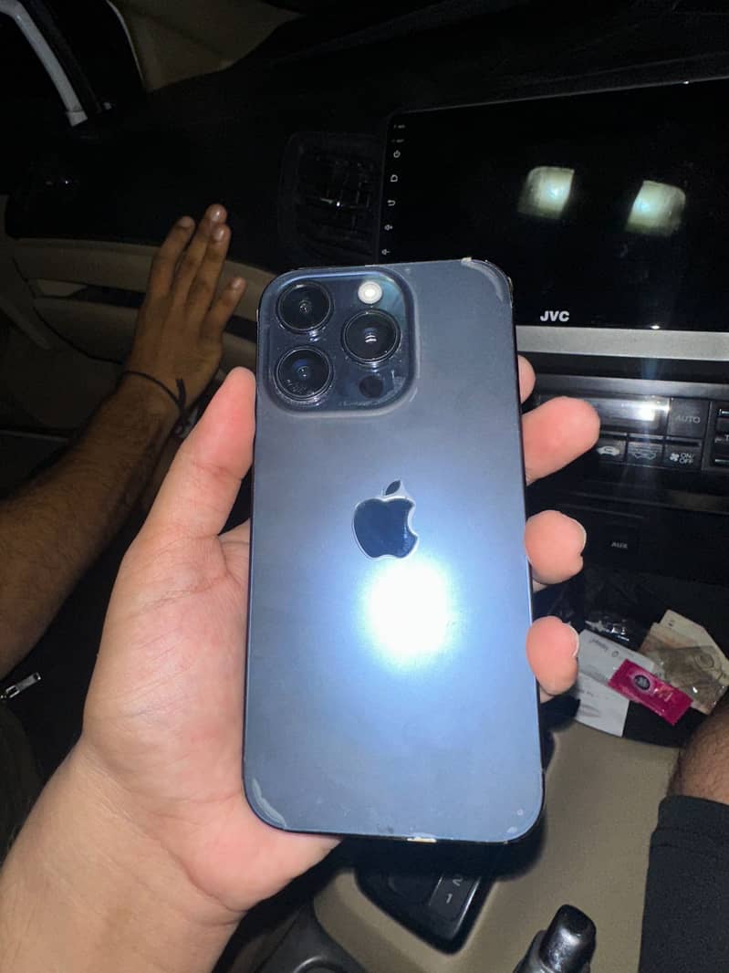 Apple iPhone 15 Pro 2