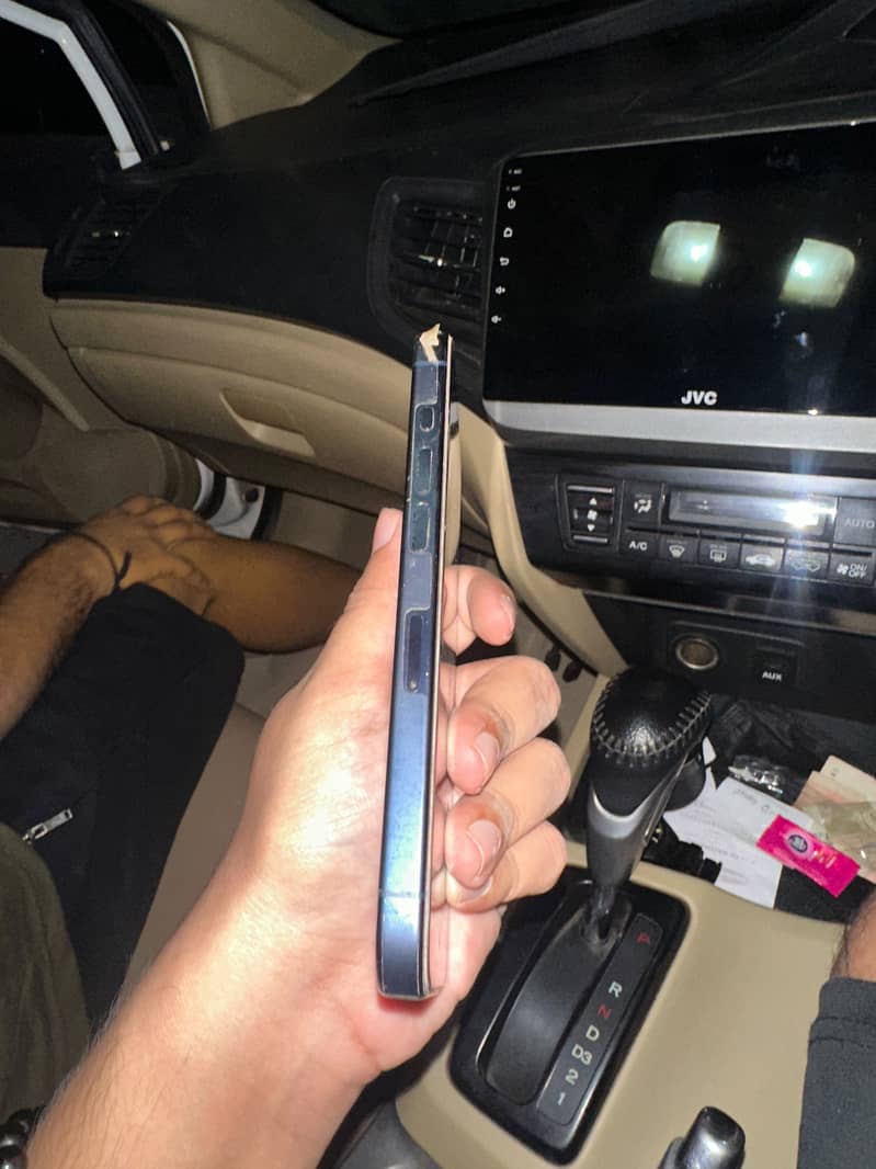 Apple iPhone 15 Pro 3