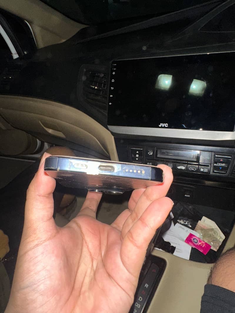 Apple iPhone 15 Pro 7