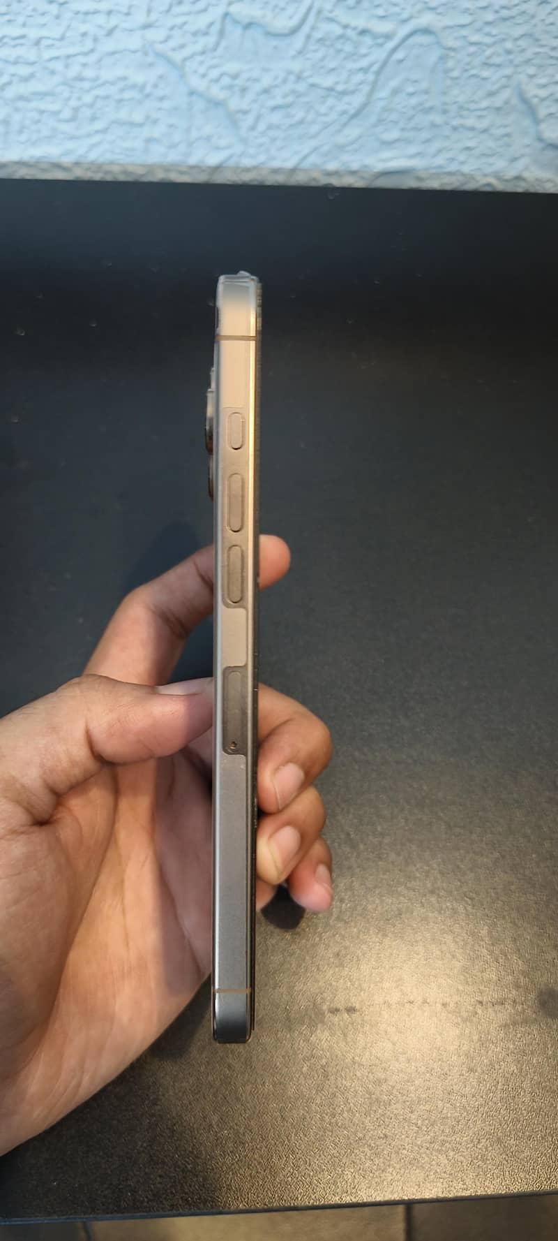 Apple iPhone 16 Pro Max 2