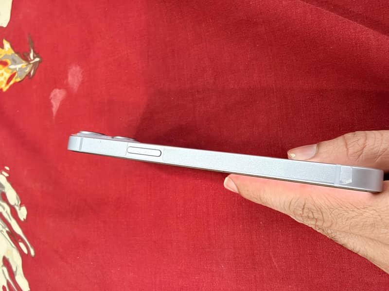 Apple iPhone 14 3