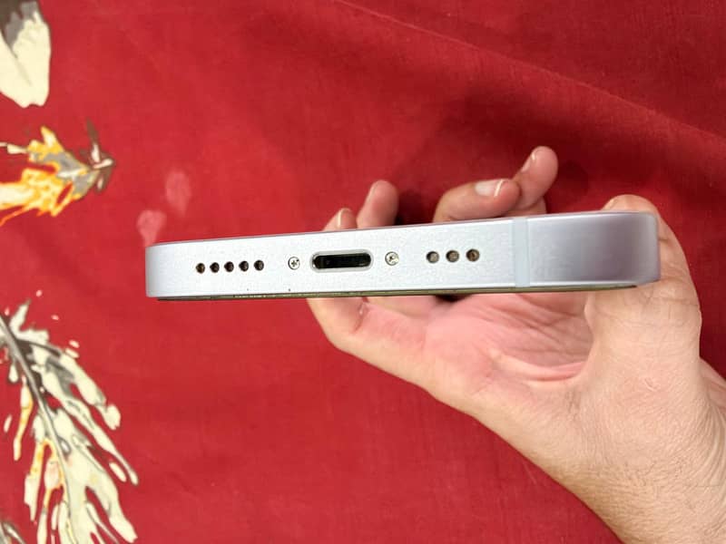 Apple iPhone 14 4