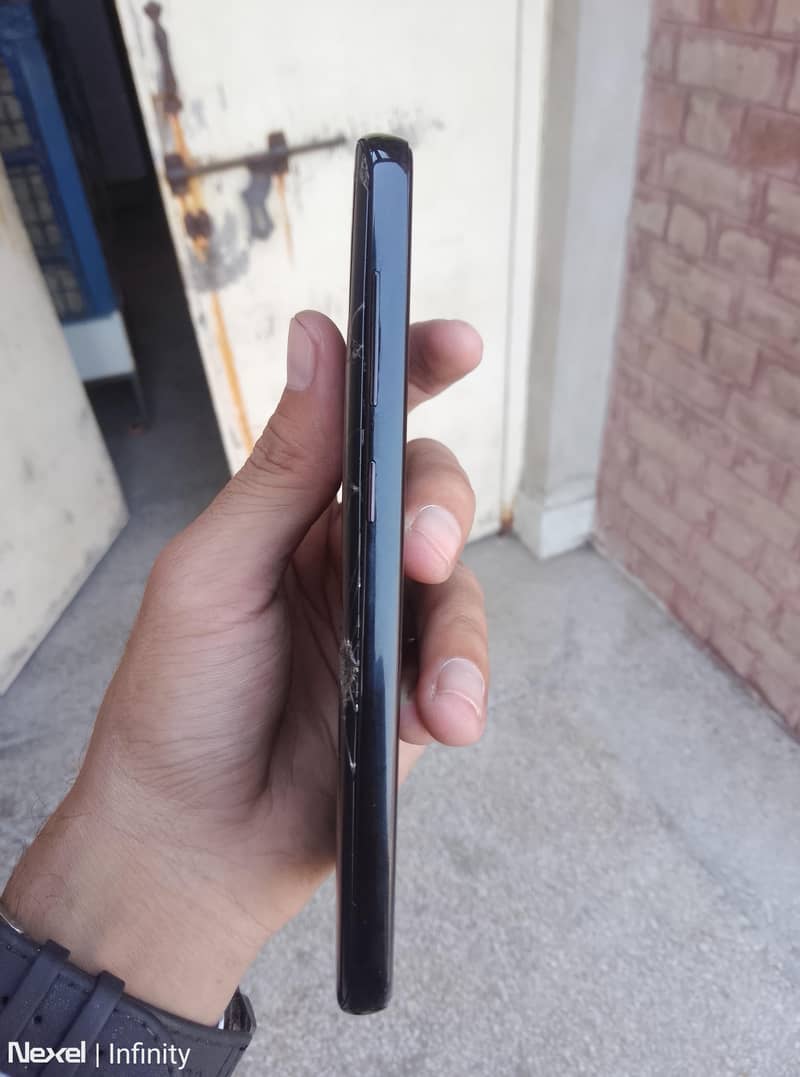 Samsung Mobile S8 5