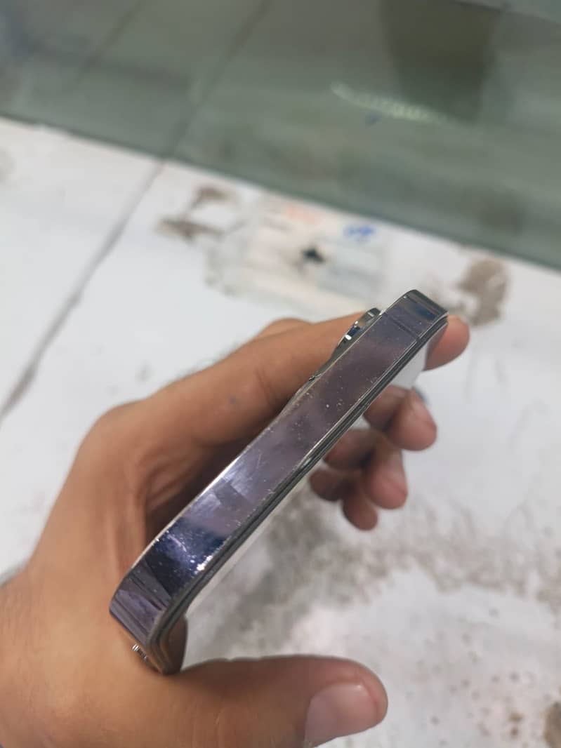 Apple iPhone 14 Pro Max 1