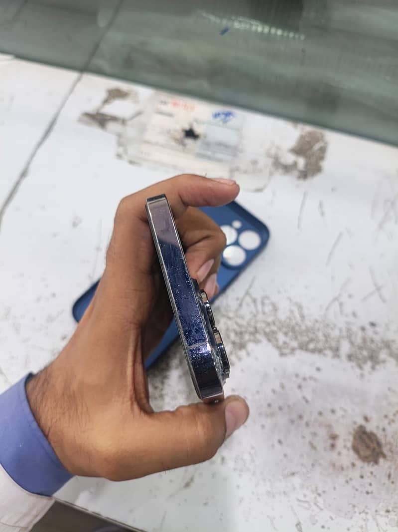 Apple iPhone 14 Pro Max 3