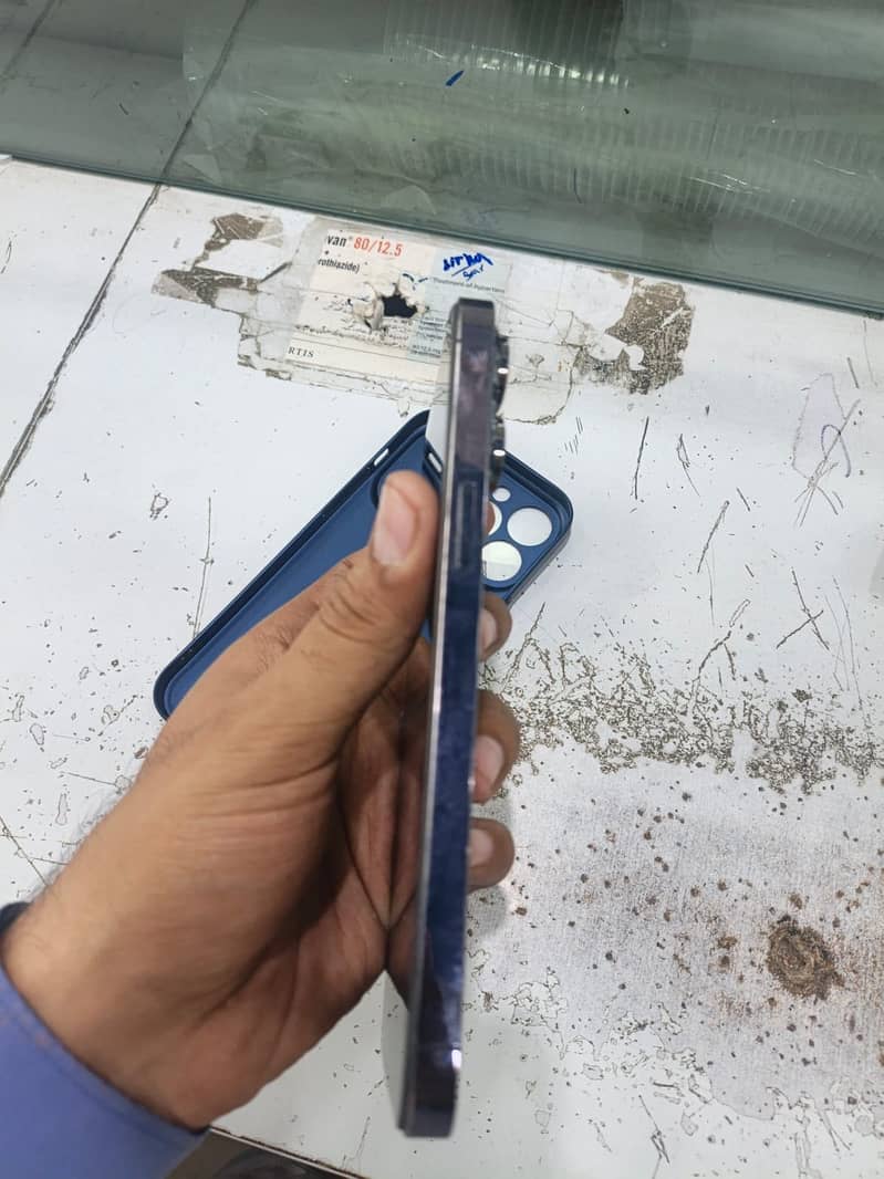 Apple iPhone 14 Pro Max 4