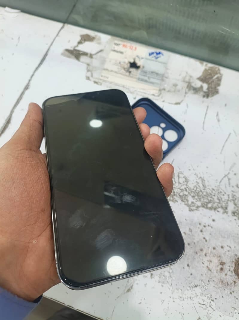 Apple iPhone 14 Pro Max 8
