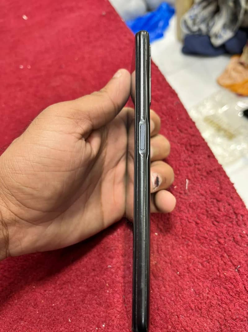 OPPO A76 1