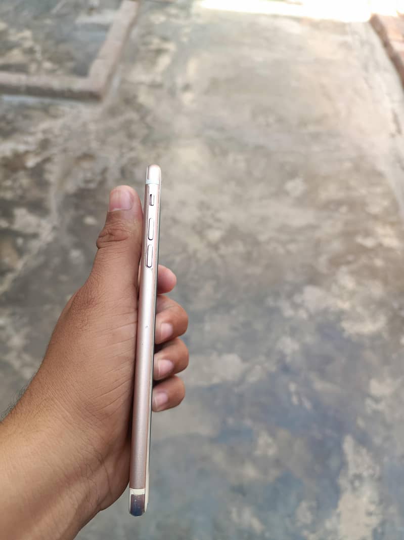 Apple iPhone 7 Plus 0
