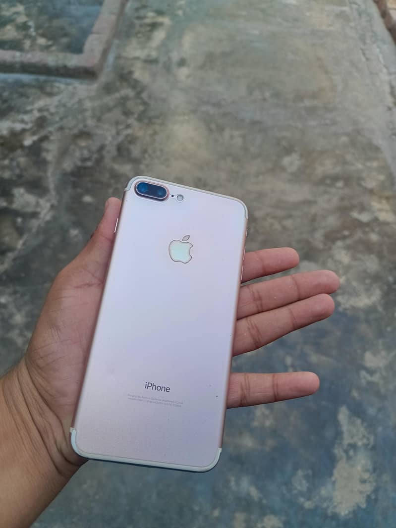 Apple iPhone 7 Plus 4