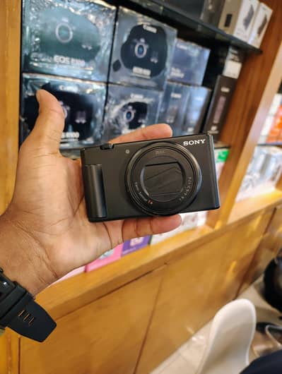 SONY ZV-1M2 USED LIKE NEW CONDITION
