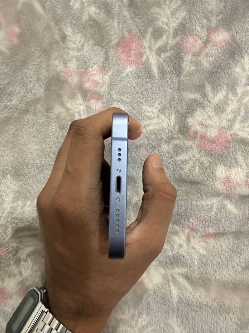 Apple iPhone 14 3