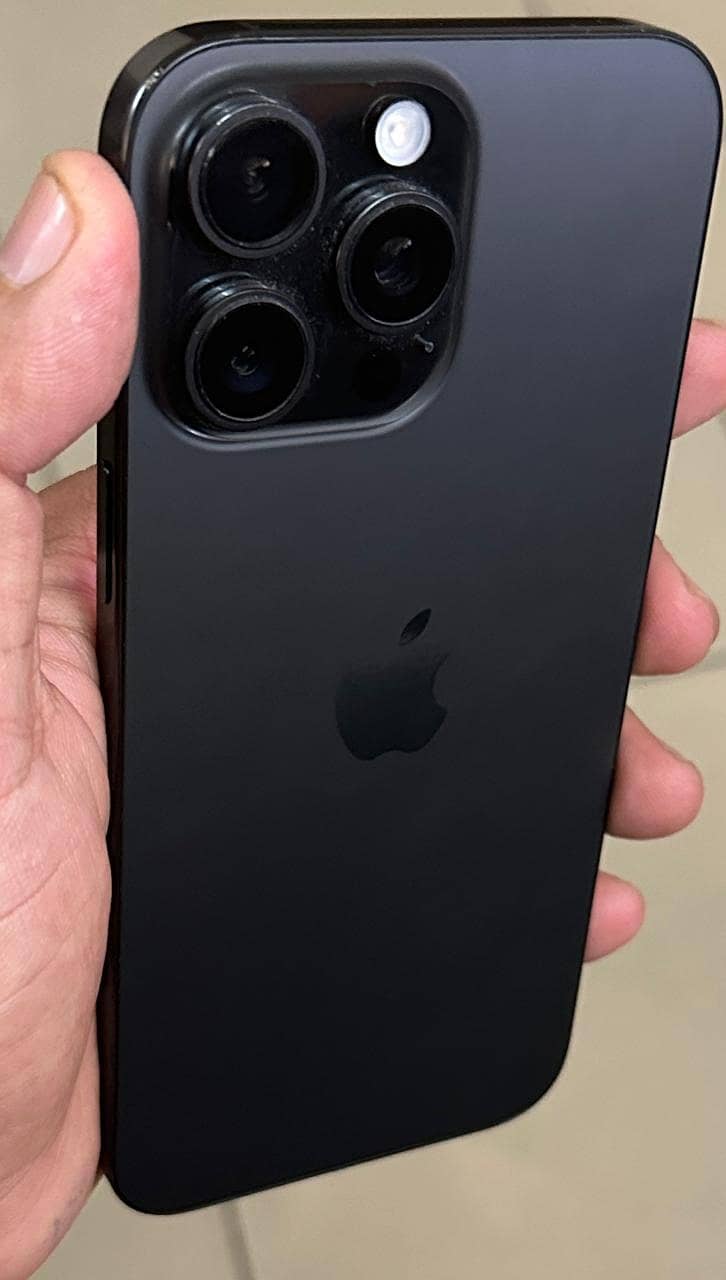Apple iPhone 15 Pro Max 2