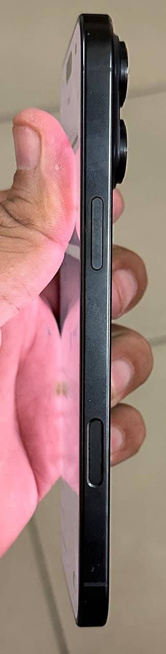 Apple iPhone 15 Pro Max 3
