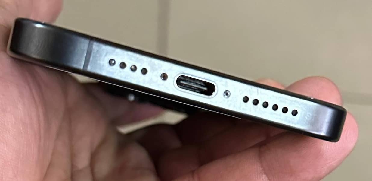 Apple iPhone 15 Pro Max 8