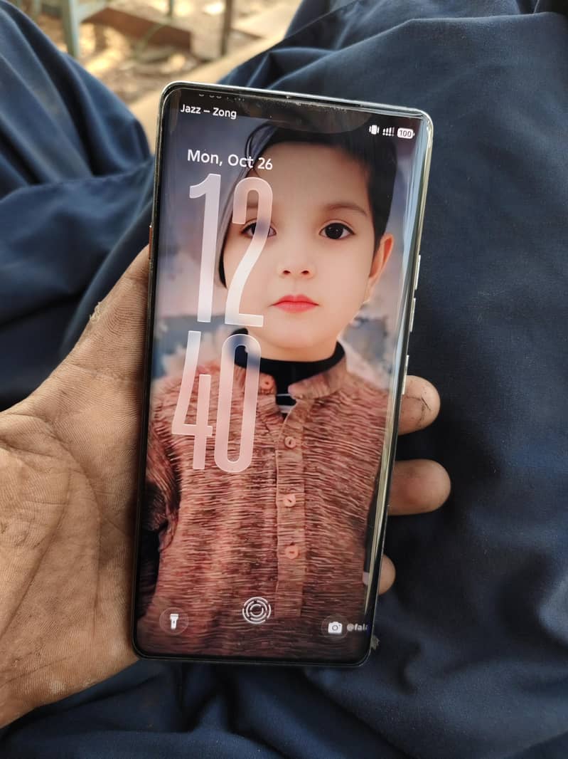 Tecno CAMON 40 Pro 0