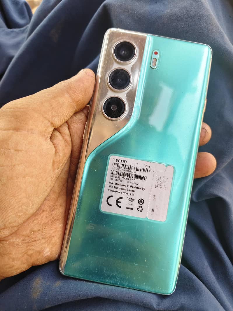 Tecno CAMON 40 Pro 6