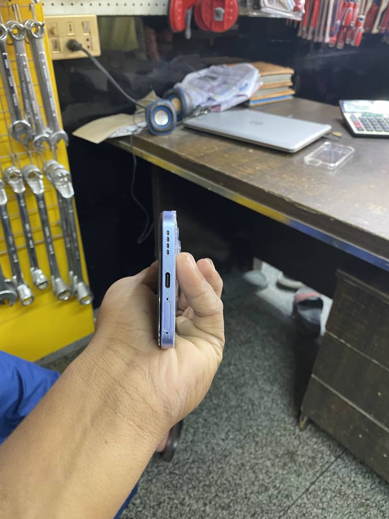 Realme 12 4